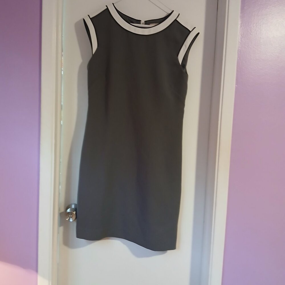 Banana Republic Women's Sleeveless Sheath Dress Gray with White Trim SZ 8